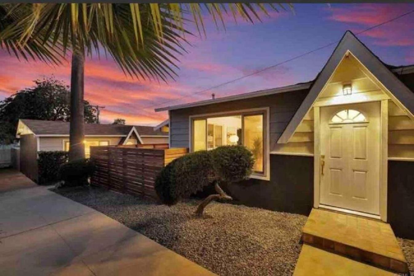 San Diegos Zoo, Seaworld And Downtown Nearby Apartment